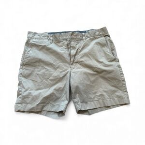 Men's J crew khaki Classic Tan Shorts size 33 inseam 7